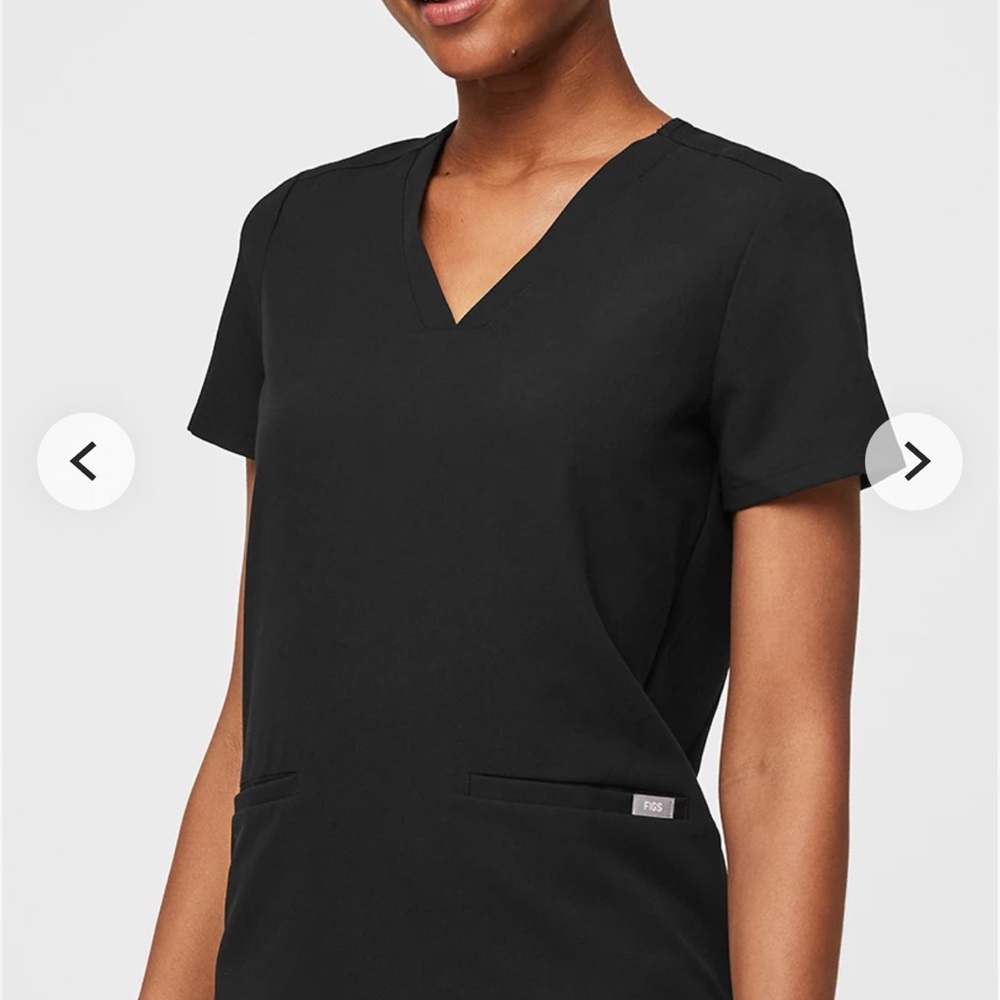 Figs Women's Black Short Sleeve V-Neck Tee